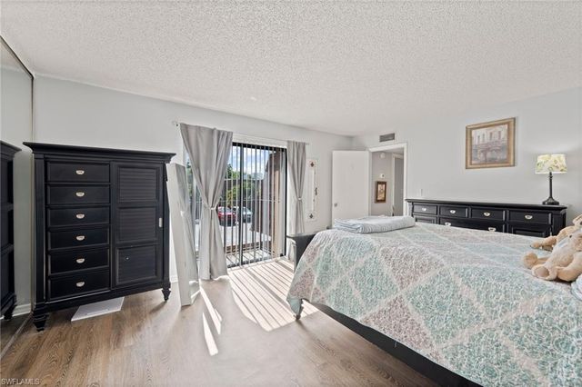 5210 Cedarbend DR # 4, Fort Myers, FL 33919