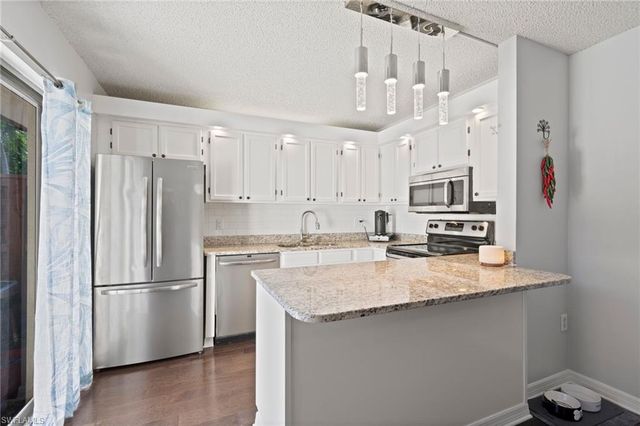 5210 Cedarbend DR # 4, Fort Myers, FL 33919