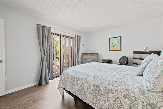 5210 Cedarbend DR # 4, Fort Myers, FL 33919