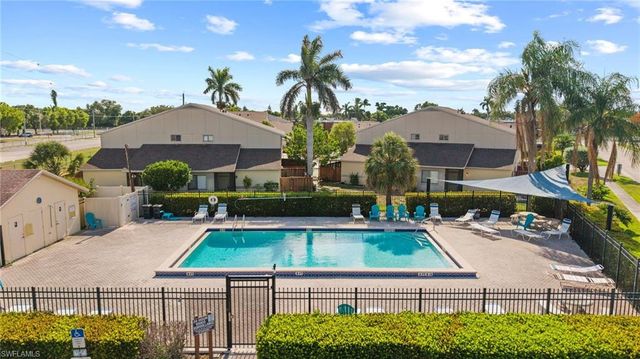 5210 Cedarbend DR # 4, Fort Myers, FL 33919