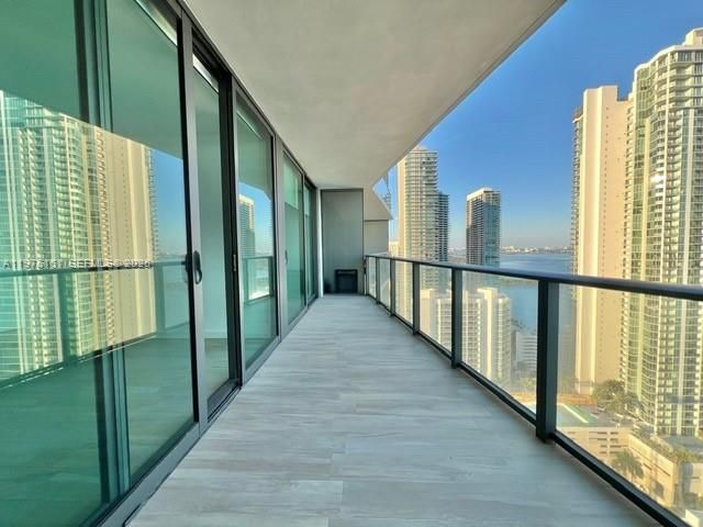 460 NE 28 ST 3203, Miami, FL 33137