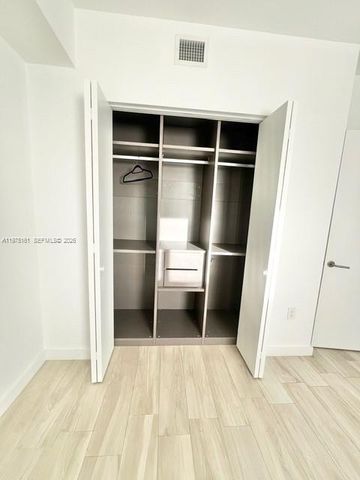 460 NE 28 ST 3203, Miami, FL 33137