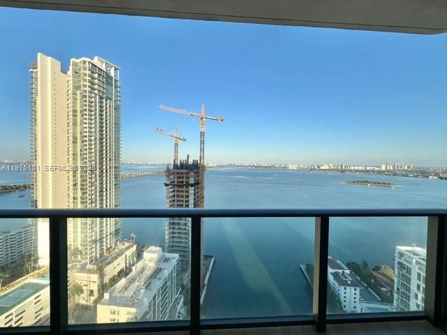 460 NE 28 ST 3203, Miami, FL 33137