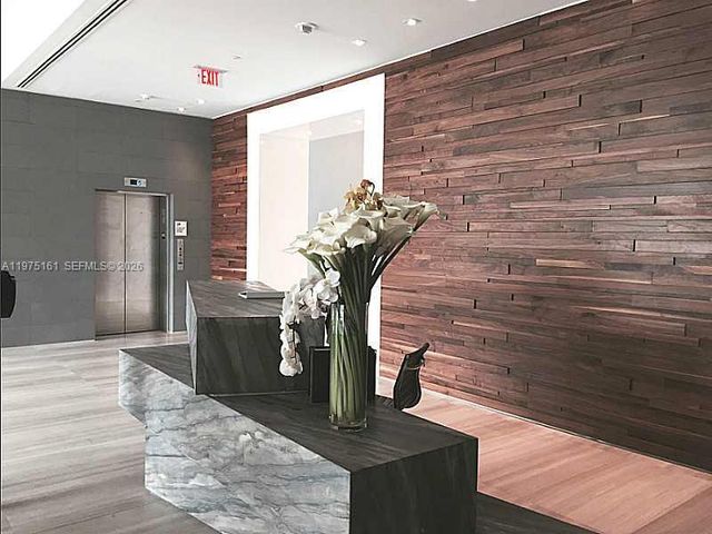 460 NE 28 ST 3203, Miami, FL 33137