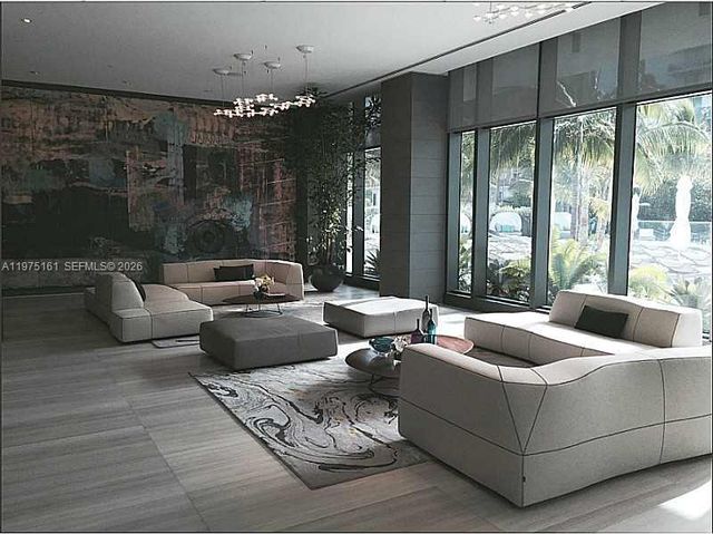 460 NE 28 ST 3203, Miami, FL 33137