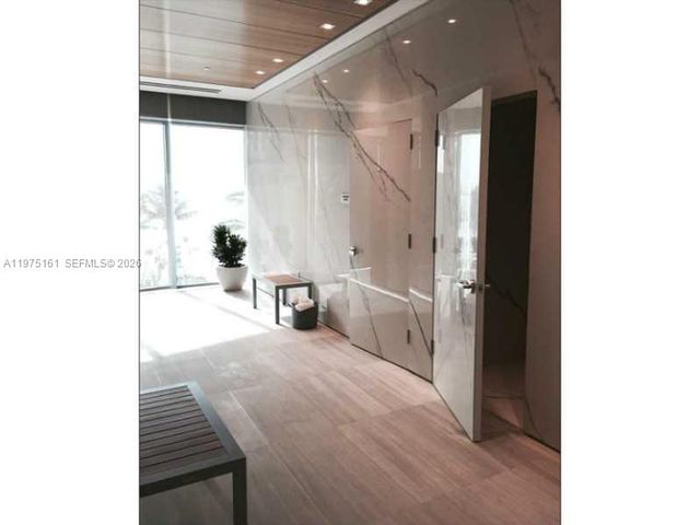 460 NE 28 ST 3203, Miami, FL 33137