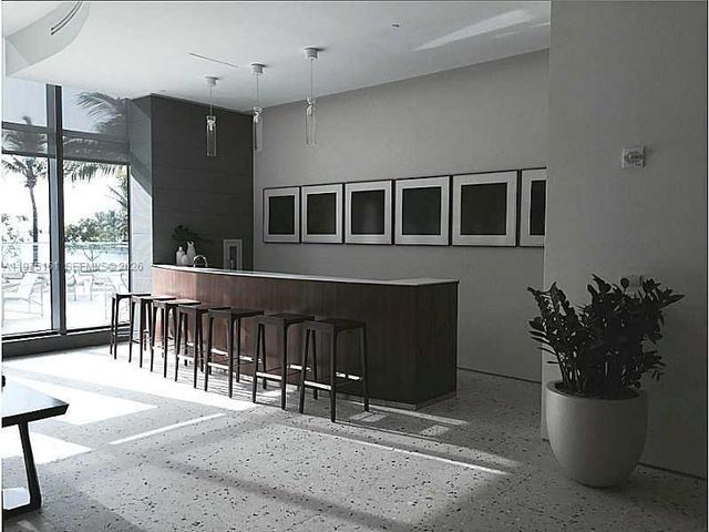 460 NE 28 ST 3203, Miami, FL 33137