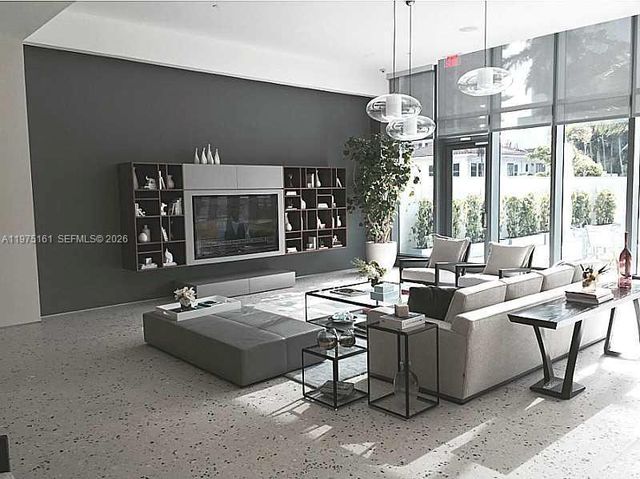 460 NE 28 ST 3203, Miami, FL 33137