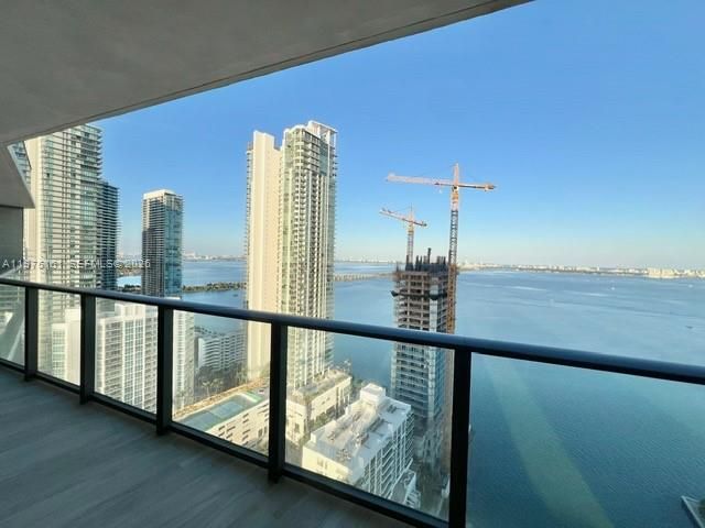 460 NE 28 ST 3203, Miami, FL 33137