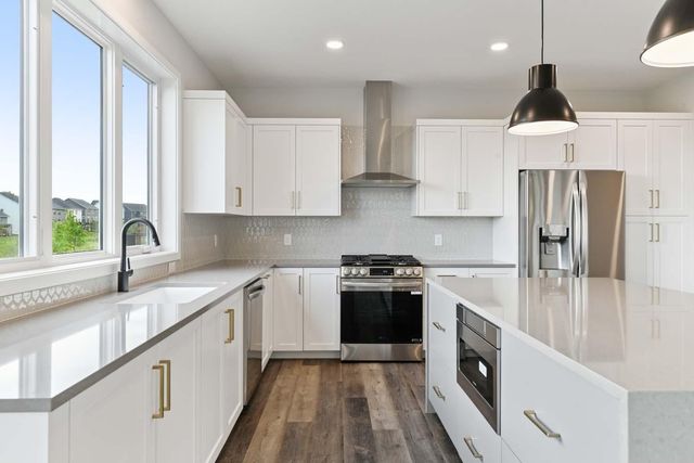 10101 Corral Way, Victoria, MN 55386