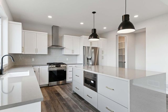 10101 Corral Way, Victoria, MN 55386