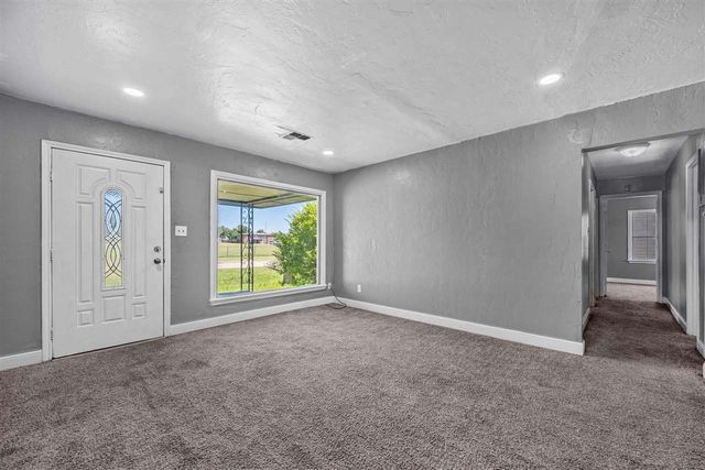 2222 NW 25th St, Lawton, OK 73505