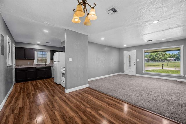 2222 NW 25th St, Lawton, OK 73505