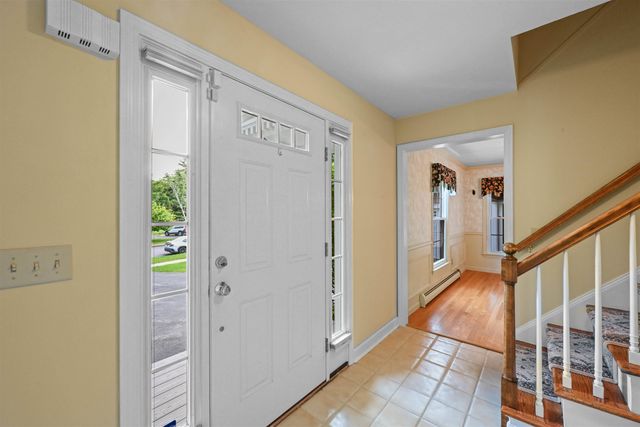 6 Quail Run, South Burlington, VT 05403