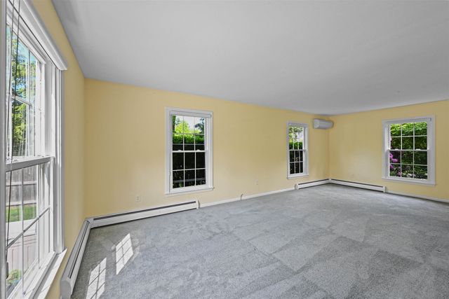 6 Quail Run, South Burlington, VT 05403