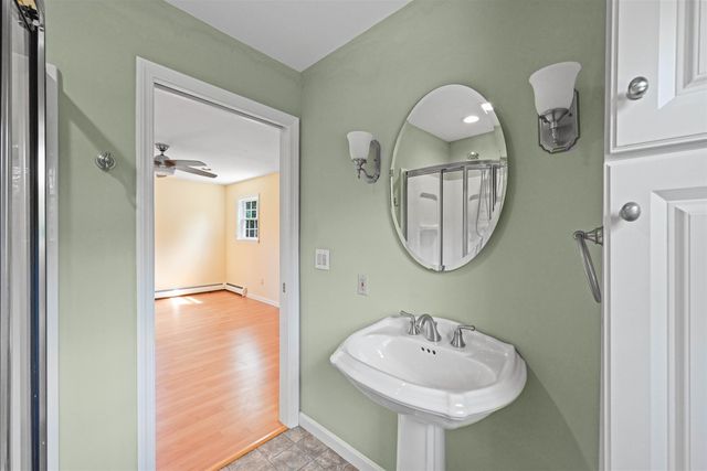 6 Quail Run, South Burlington, VT 05403