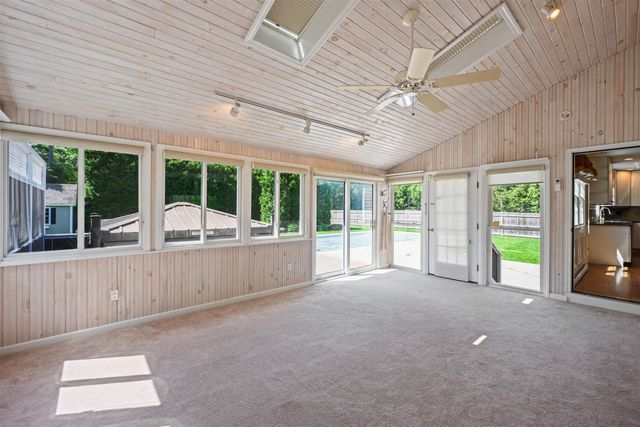 6 Quail Run, South Burlington, VT 05403