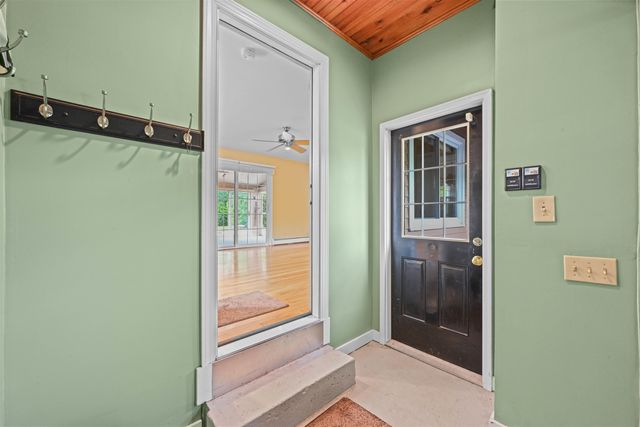 6 Quail Run, South Burlington, VT 05403