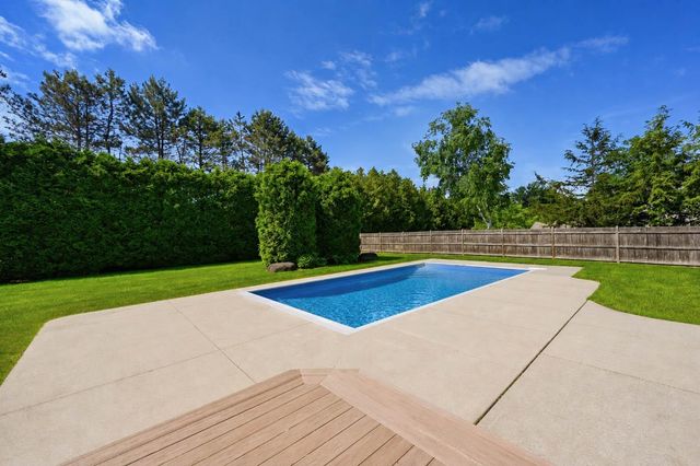 6 Quail Run, South Burlington, VT 05403