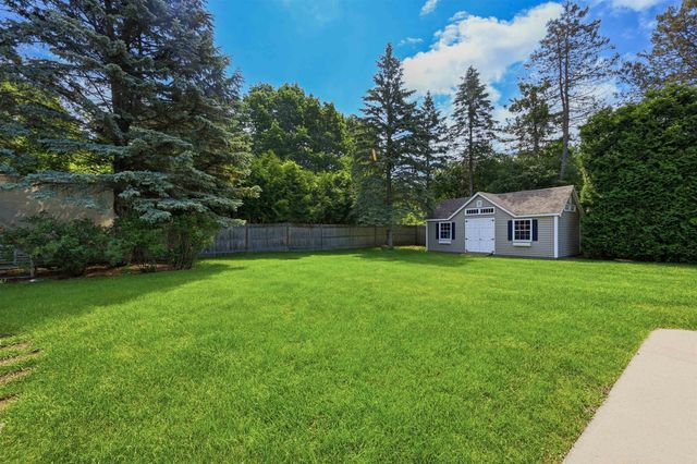 6 Quail Run, South Burlington, VT 05403