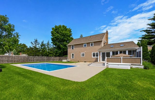 6 Quail Run, South Burlington, VT 05403