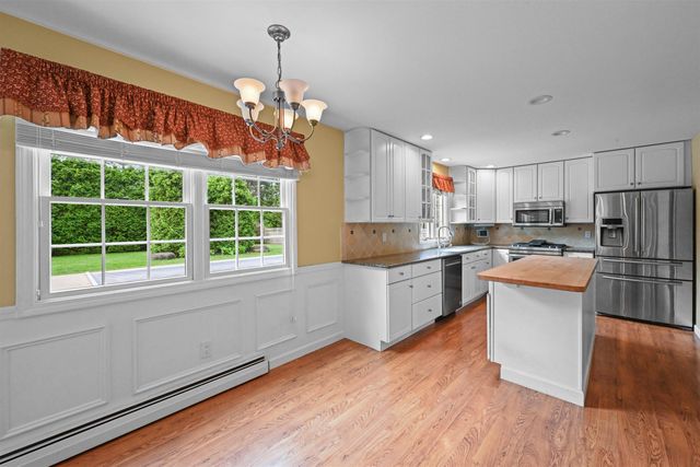 6 Quail Run, South Burlington, VT 05403