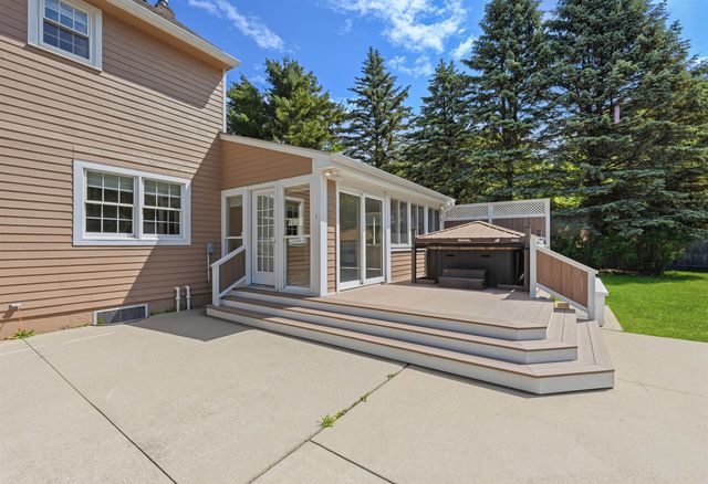 6 Quail Run, South Burlington, VT 05403
