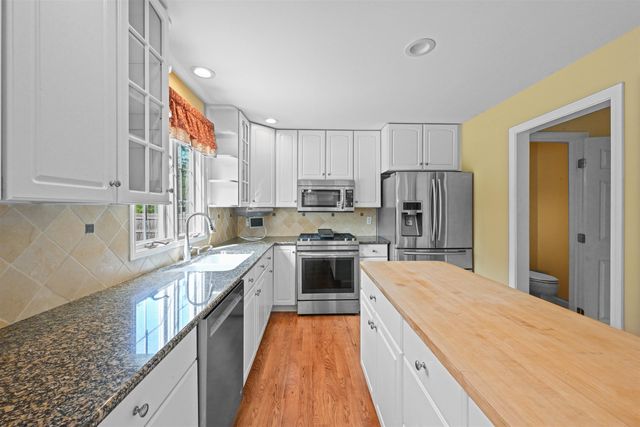 6 Quail Run, South Burlington, VT 05403