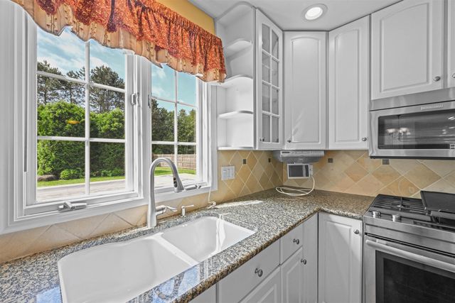 6 Quail Run, South Burlington, VT 05403
