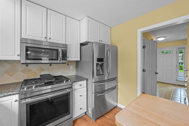 6 Quail Run, South Burlington, VT 05403
