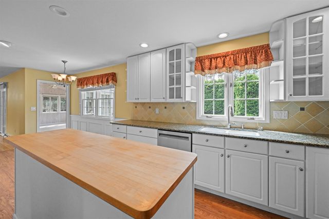 6 Quail Run, South Burlington, VT 05403