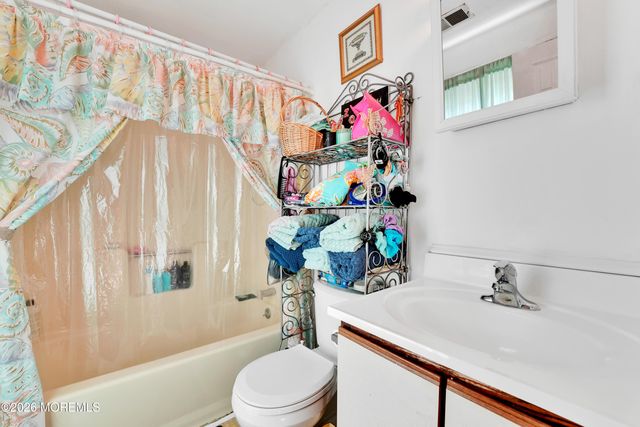 40 Birch Drive, Freehold, NJ 07728