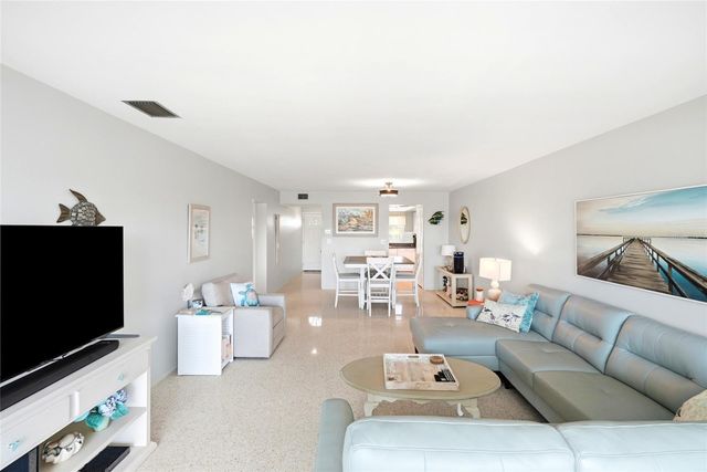 6201 2ND STREET E 106, St Pete Beach, FL 33706