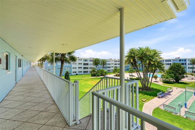 6201 2ND STREET E 106, St Pete Beach, FL 33706
