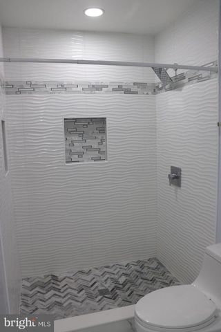 210 POTOMAC RIDGE DR, Fort Washington, MD 20744