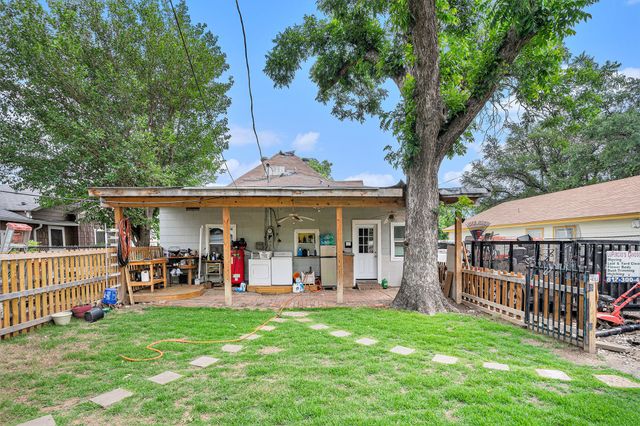 1224 E Hattie Street, Fort Worth, TX 76104