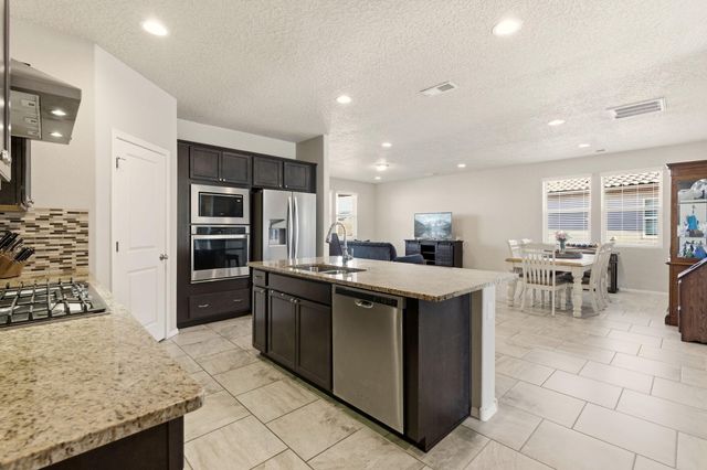 4509 Skyline Loop NE, Rio Rancho, NM 87144