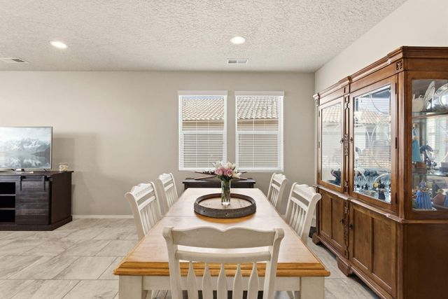 4509 Skyline Loop NE, Rio Rancho, NM 87144