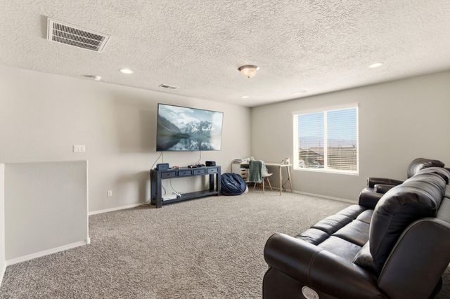 4509 Skyline Loop NE, Rio Rancho, NM 87144