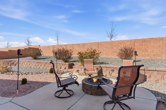 4509 Skyline Loop NE, Rio Rancho, NM 87144
