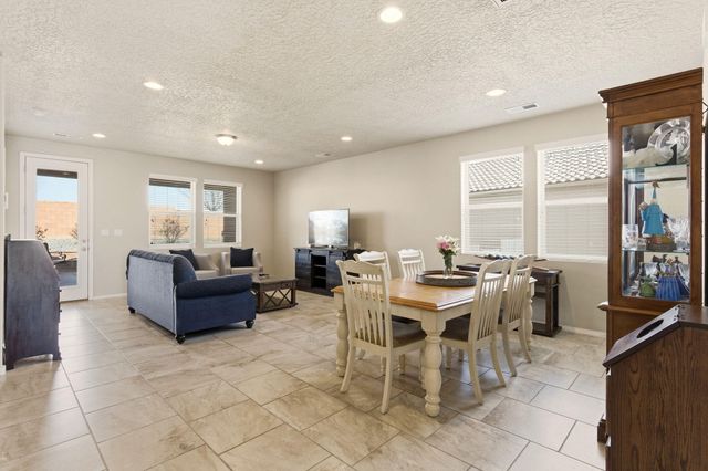 4509 Skyline Loop NE, Rio Rancho, NM 87144