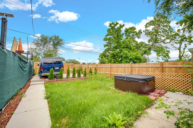 6822 S Justine Street, Chicago, IL 60636