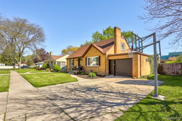 3036 Adams Avenue, Saginaw, MI 48602