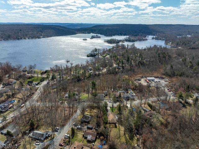 6 Florence Rd, West Milford Twp., NJ 07421