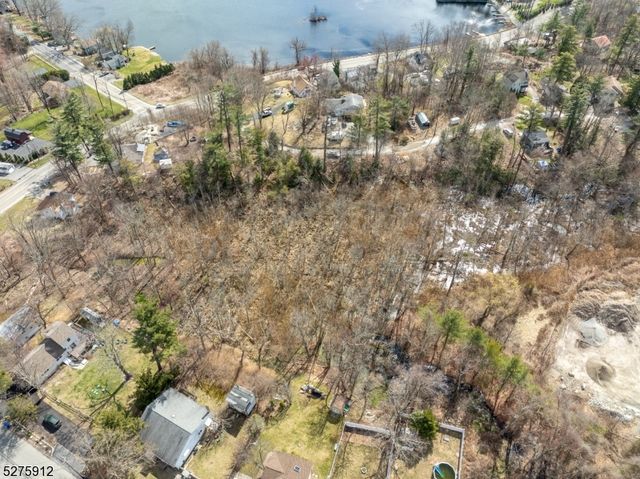 6 Florence Rd, West Milford Twp., NJ 07421