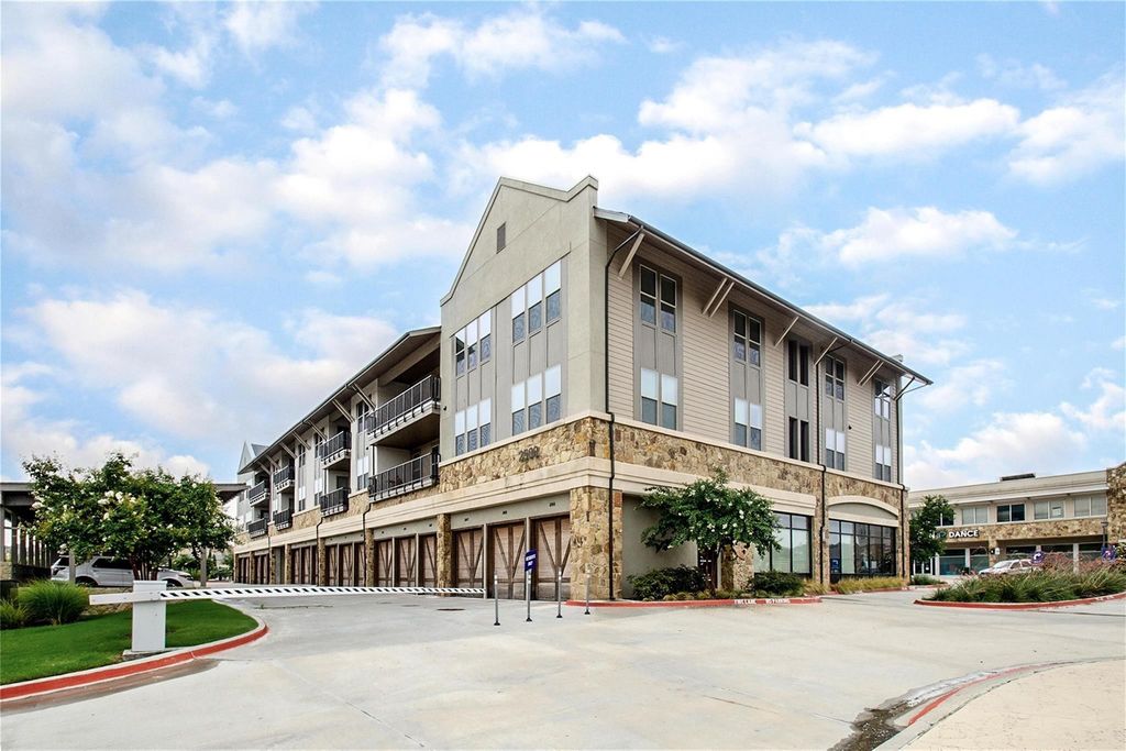 2500 King Arthur Boulevard 301, Lewisville, TX 75056