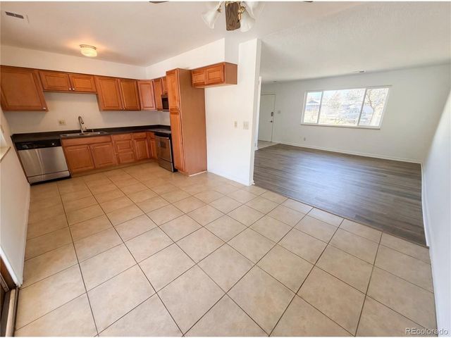 1587 S Salem Cir, Aurora, CO 80012