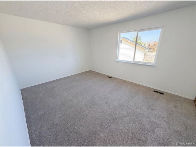 1587 S Salem Cir, Aurora, CO 80012