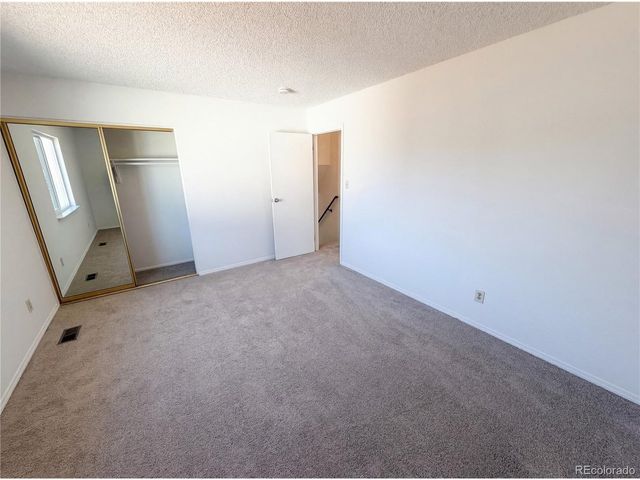 1587 S Salem Cir, Aurora, CO 80012