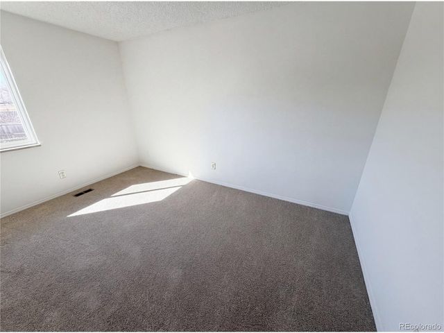 1587 S Salem Cir, Aurora, CO 80012